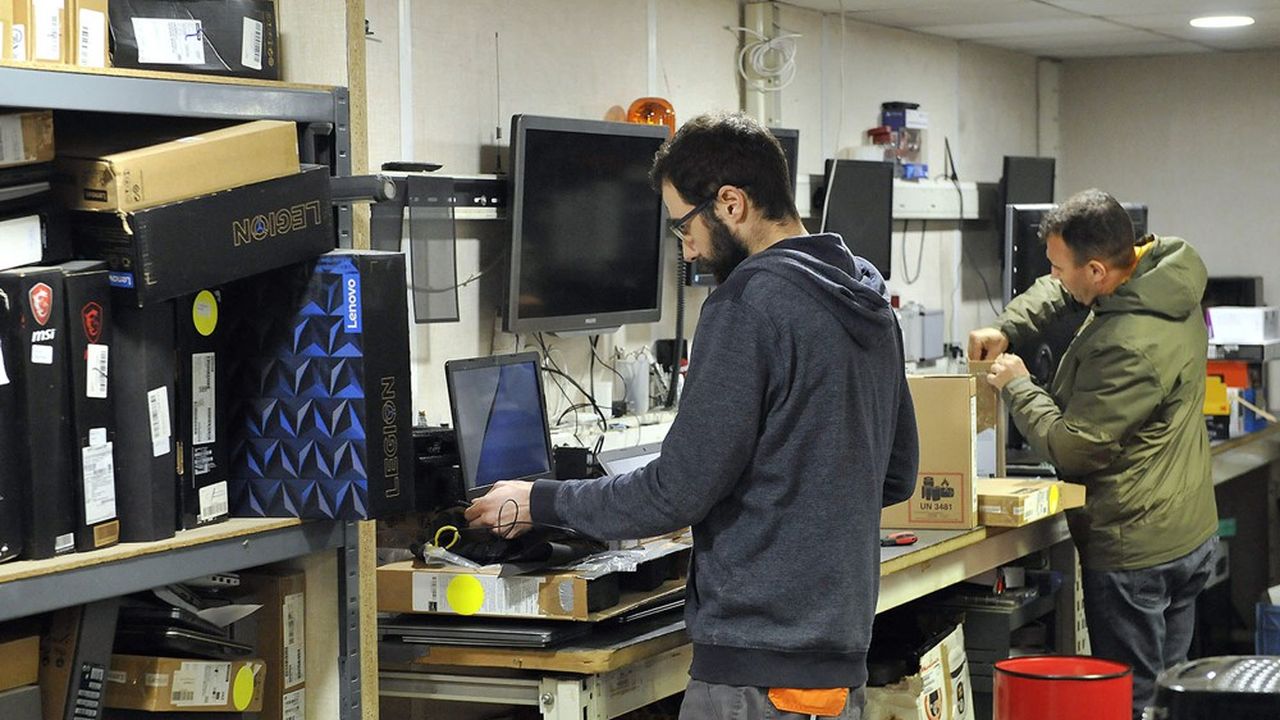 Dans les ateliers du réseau Envie 2.000 salariés en réinsertion recyclent des produits de seconde main.