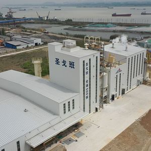 Saint-Gobain a inauguré en mai une nouvelle usine de plâtre à Yangzhou, en Chine, d'une capacité annuelle de 350.000 tonnes.