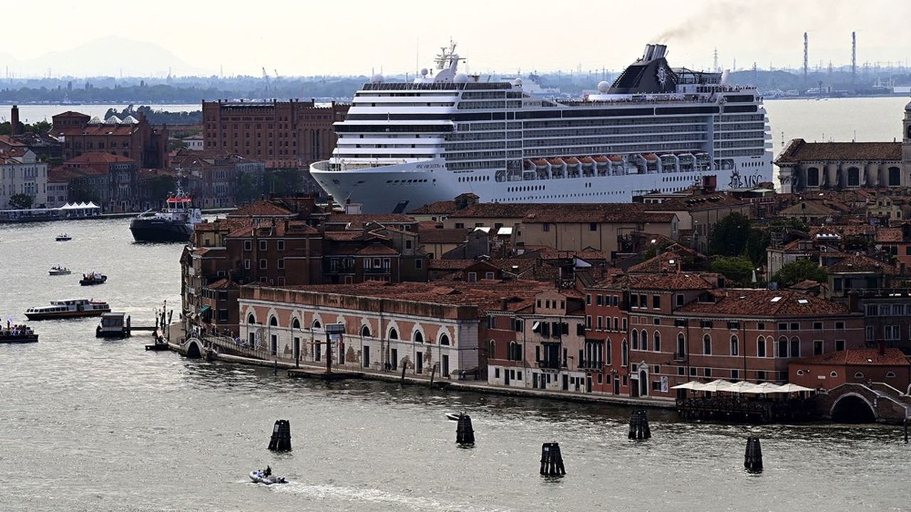 Après 17 mois d'absence, les bateaux de croisière sont de retour à Venise.