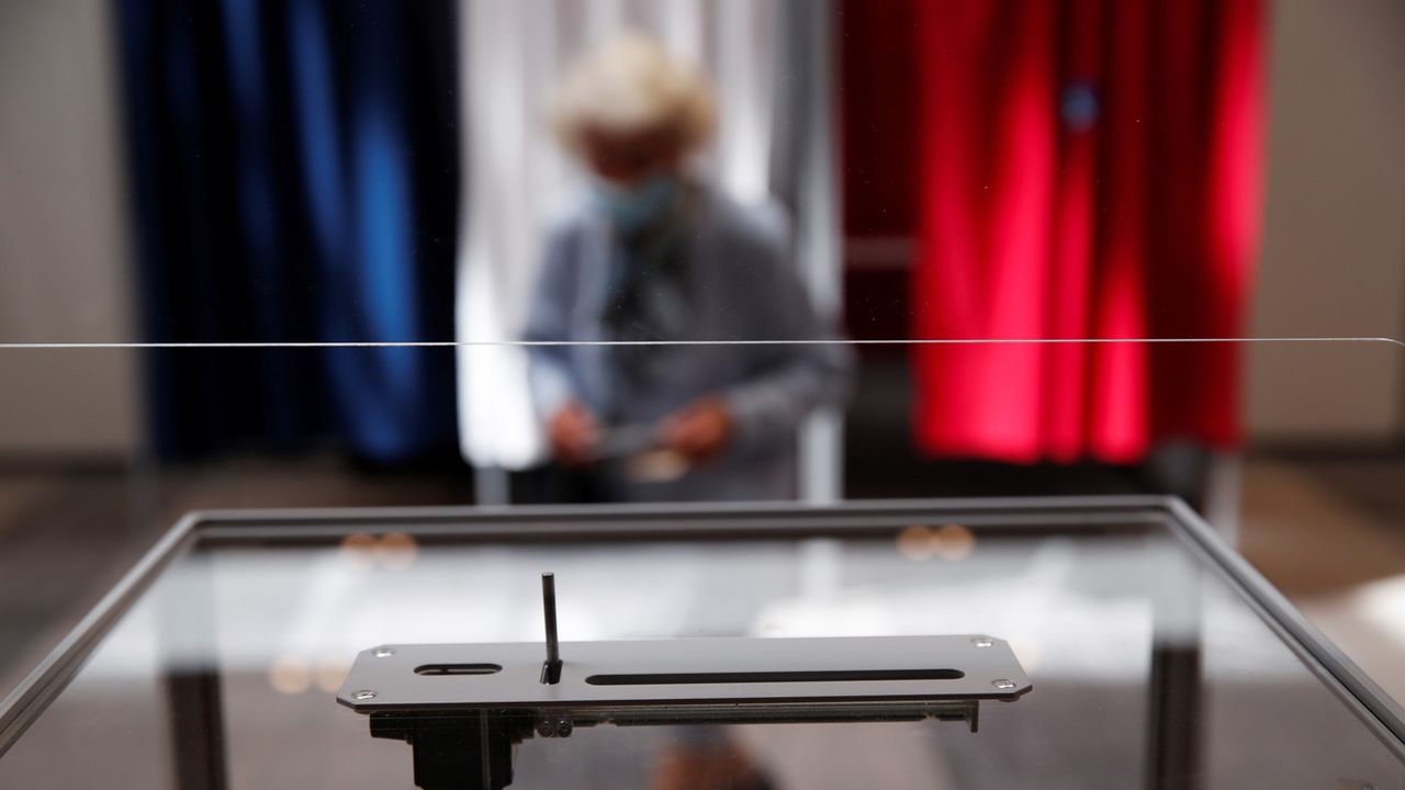 Elections régionales : le premier tour en images