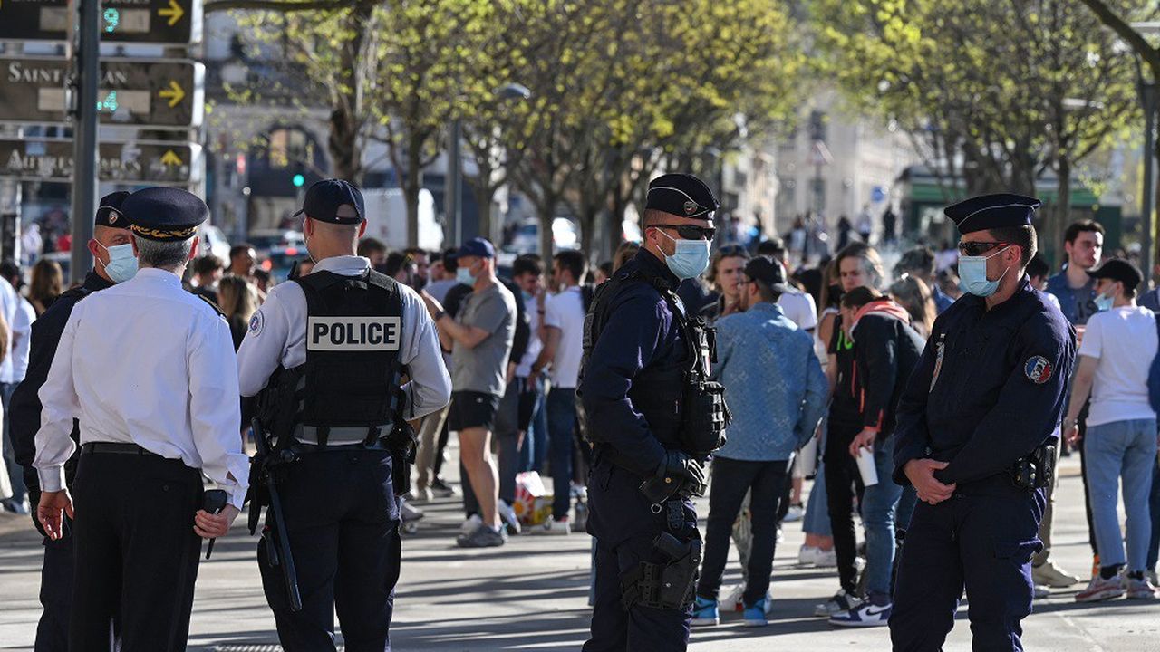 Les forces de l'ordre seront déployées partout en France pour faire respecter les nouvelles mesures sanitaires.