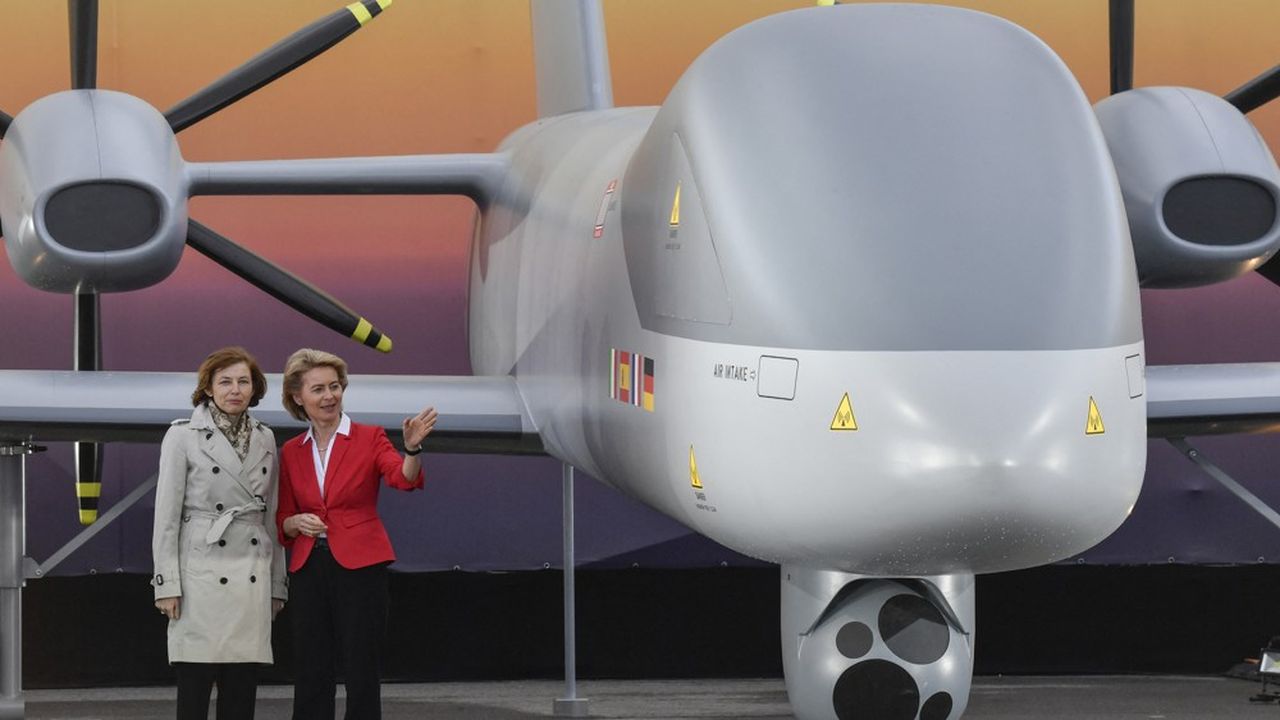 La maquette de l'Eurodrone était la mascotte du Salon aérospatial de Berlin en avril 2018. Trois ans plus tard, les contrats ne sont toujours pas passés.
