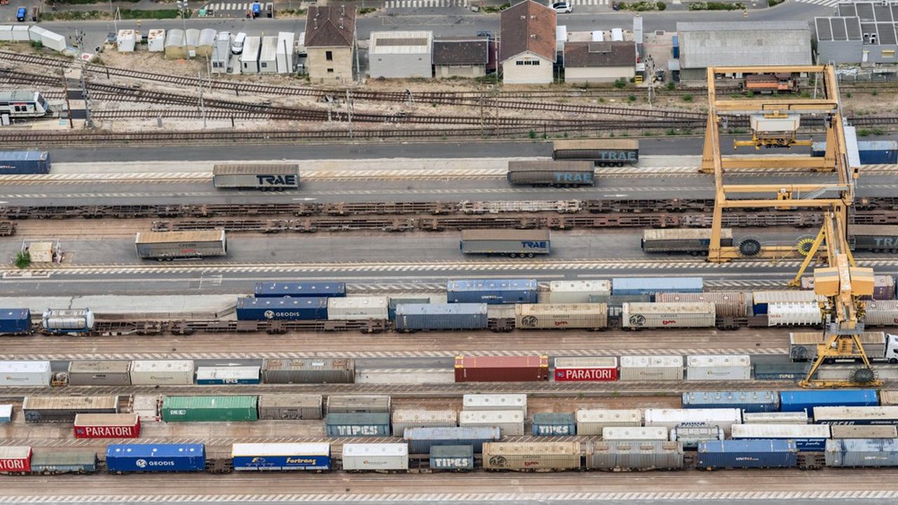 Pour une tonne de marchandises transportée, le fret ferroviaire émet 9 fois moins de CO2.
