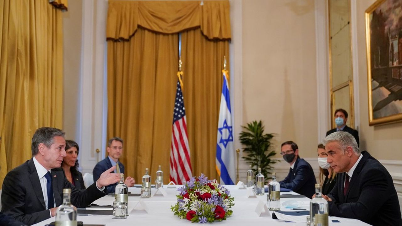 Le chef de la diplomatie américaine, Antony Blinken, dimanche à Rome avec le nouveau ministre israélien des Affaires étrangères et Premier ministre bis Yaïr Lapid.