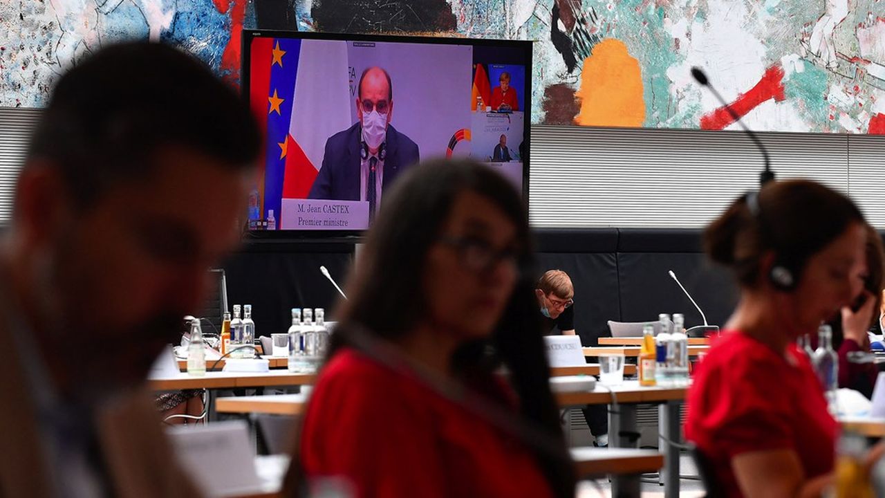 Le Premier ministre Jean Castex et la chancelière Angela Merkel se sont soumis à une heure de questions lors de l'assemblée commune des députés français et allemand lundi sous un format hybride.