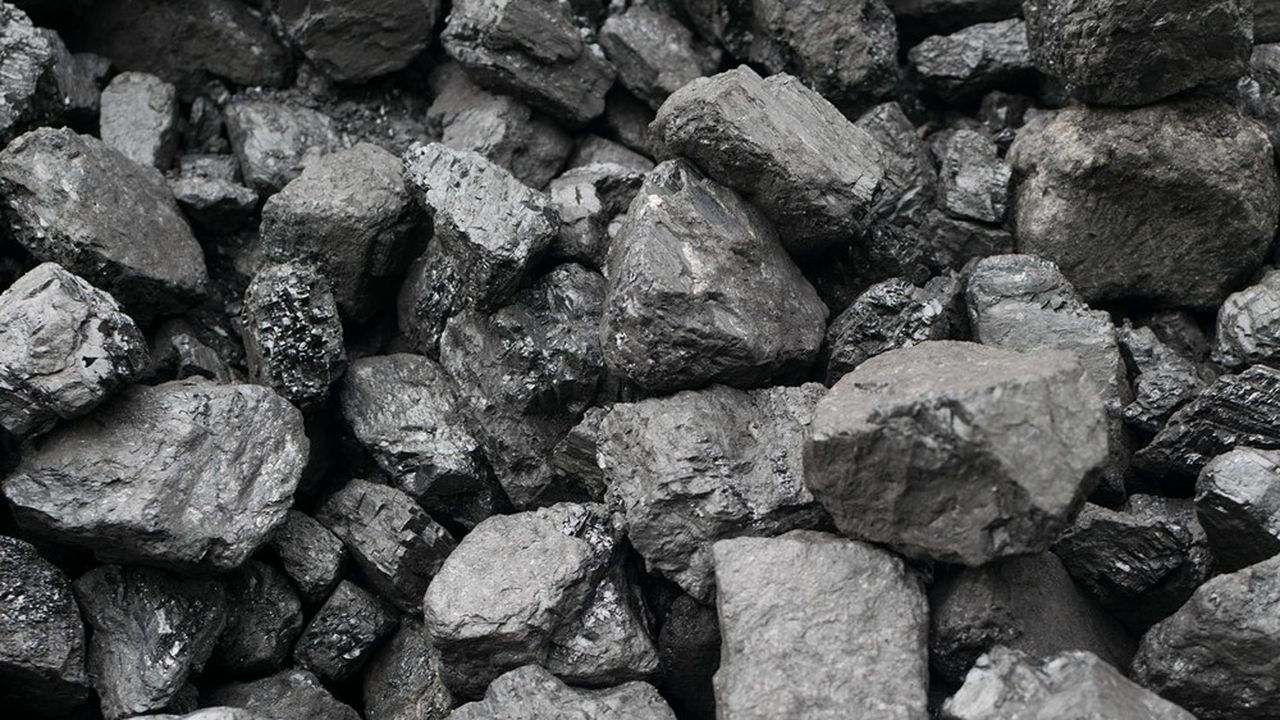 Le charbon thermique a chuté de 7 % après les annonces diffusées par l'agence Xinhua.