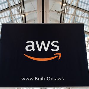 Amazon Web Services, le numéro 1 mondial du cloud, est présent en force à Barcelone pour l'édition 2021 du Mobile World Congress.