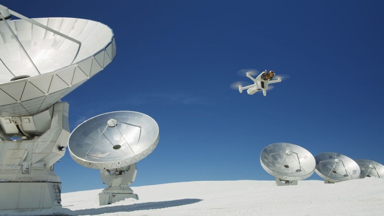 Parrot destine son drone Anafi AI à des missions d'inspection automatique d'équipements telle que des éoliennes, des tours télécoms ou des antennes satellites.