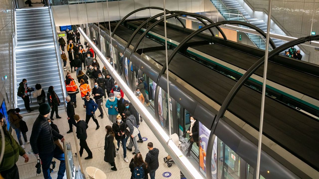 Inauguration de l'extension de la ligne 14 du métro automatique parisien vers Clichy, un programme auquel Siemens a participé.