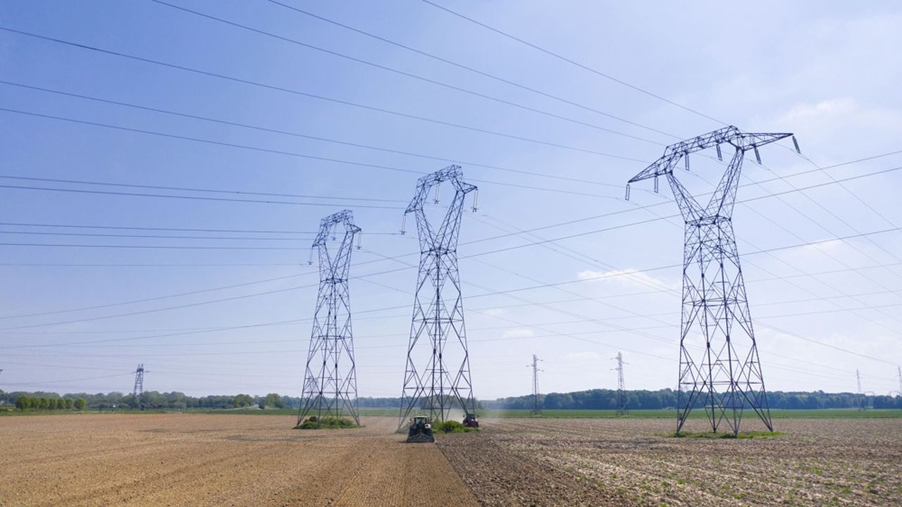 Météo France s'attend à un été « plutôt chaud » et « plutôt sec », mais le gestionnaire du réseau de transport d'électricité n'a pas émis de signal de vigilance spécifique.