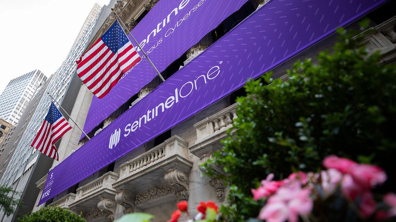 Les actions de la société de cybersécurité SentinelOne ont clôturé en hausse de plus de 20 % pour ses débuts à la Bourse de New York mercredi.