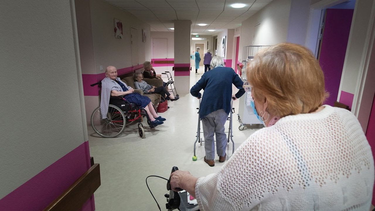 Environ 610.000 personnes âgées en perte d'autonomie vivent en Ehpad en France.