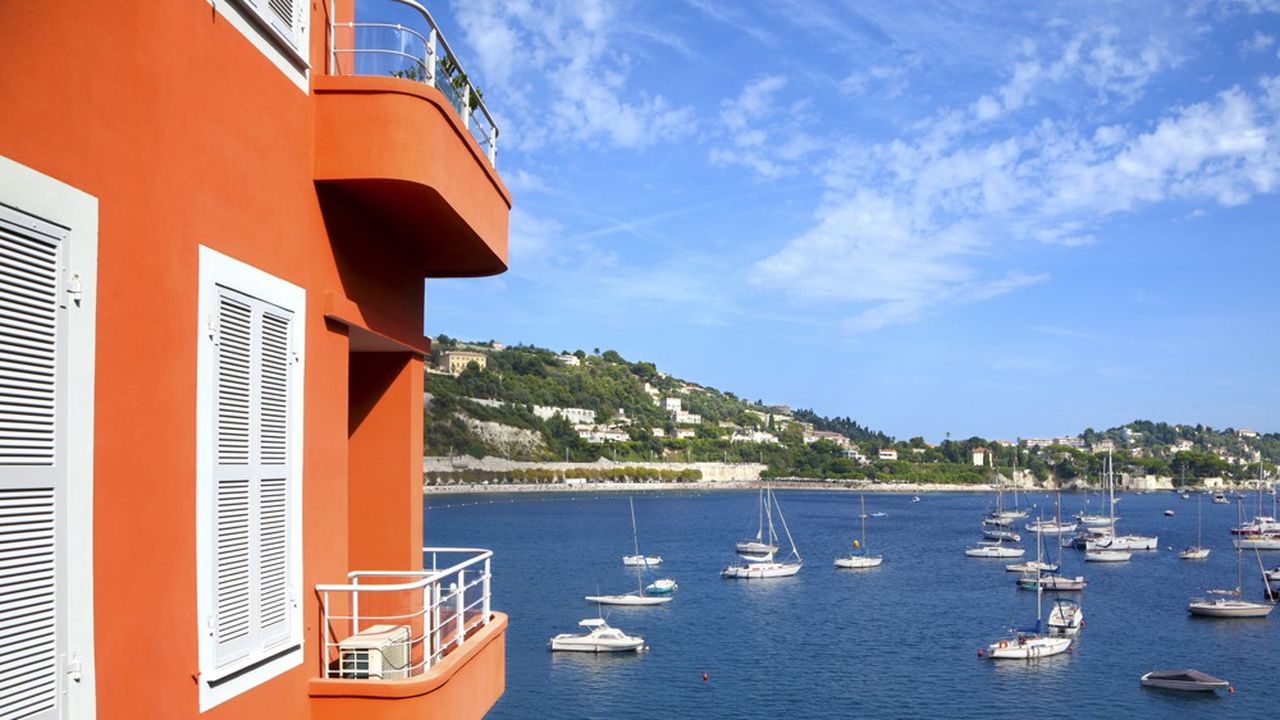 Même petit, la présence d'un balcon ou d'une terrasse est un plus. A Nice, par exemple, un logement sans cette commodité se loue, à surface égale, 30 % moins cher, selon Eric Adjedj, directeur de l'agence Nestenn du Port à Nice.