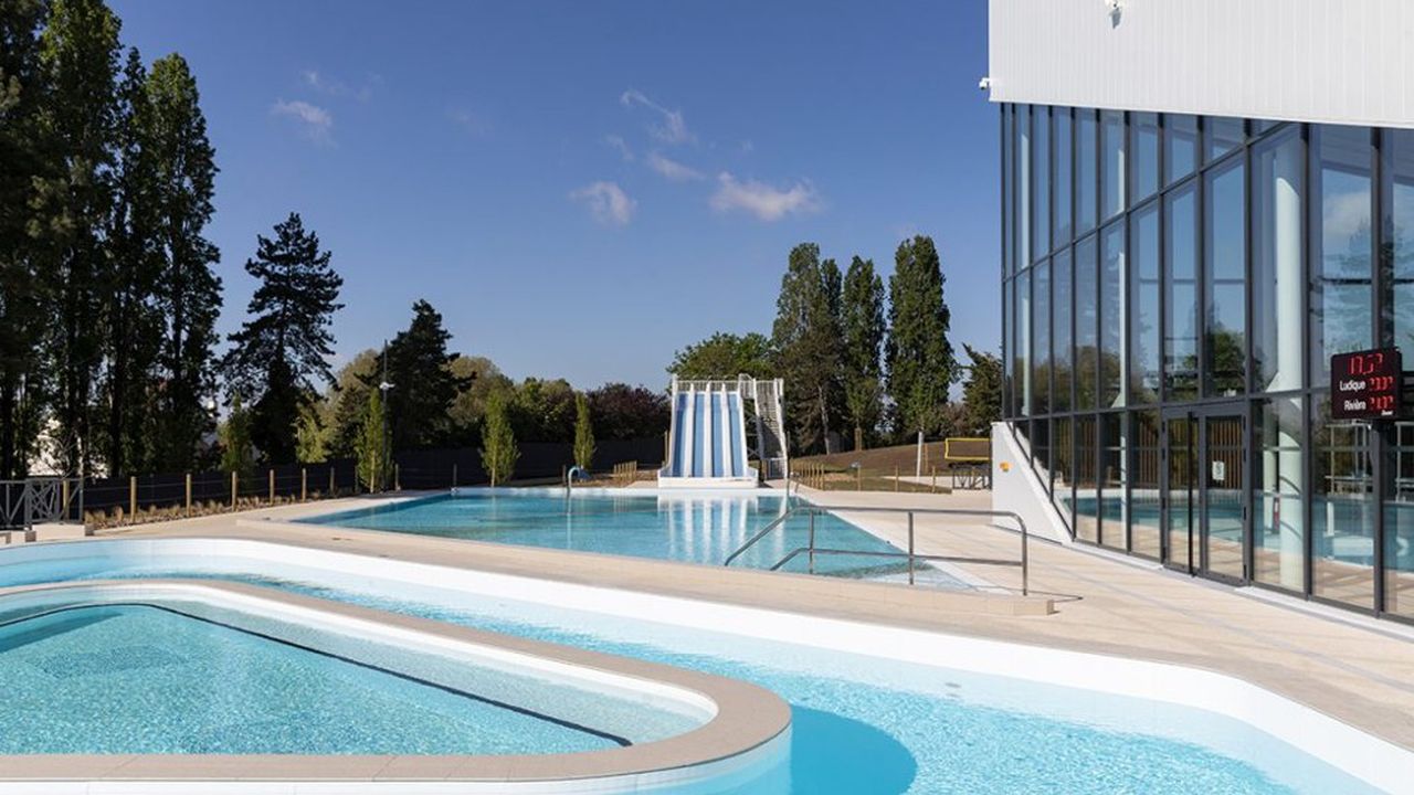 Le nouveau centre aqualudique d'Aulnay-sous-Bois (Seine-Saint-Denis), l'Odyssée, a ouvert au public