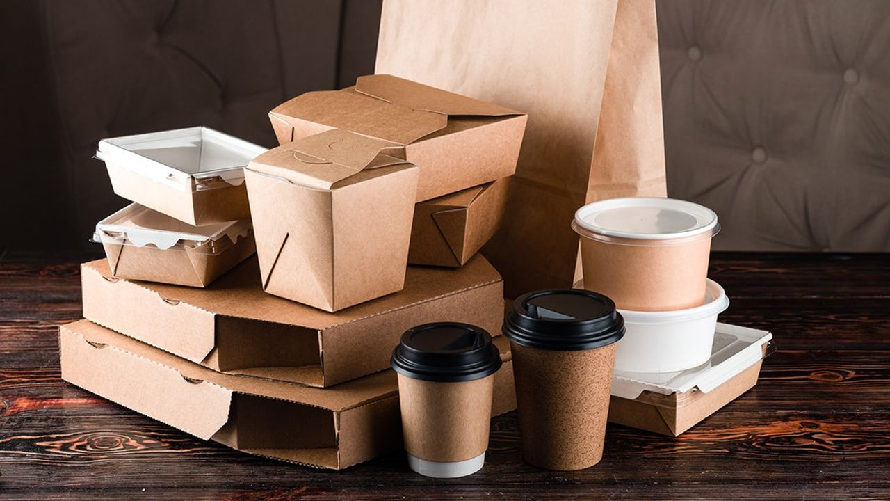 Si le papier et le carton ont gagné du terrain dans les emballages de la restauration rapide, plastiques et canettes n'ont pas disparu pour autant.