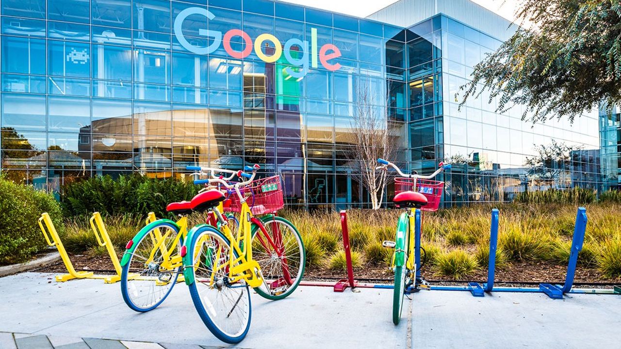 Sur le marché des moteurs de recherche généralistes, Google (en photo, son siège californien de Mountain View) dispose d'une part de marché supérieure à 90 %.