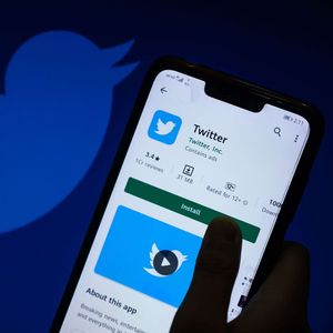 Twitter a annoncé que certains comptes, parmi les plus en vue, pourraient proposer à leurs fans de payer pour avoir accès à des contenus exclusifs.