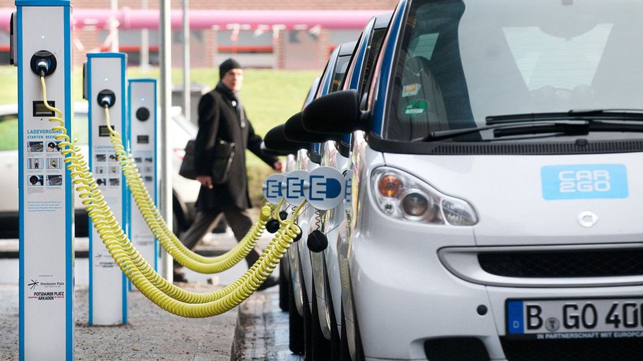 Le ministre allemand de l'Economie, Peter Altmaier, estime que 14 millions de voitures électriques et hybrides devraient circuler en Allemagne en 2030, ce qui augmentera sensiblement la consommation d'électricité du pays.