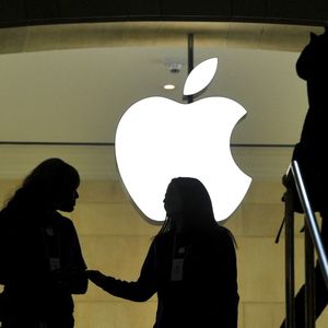 Apple travaille à une mode de fonctionnement « hybride » pour les employés de ses magasins.
