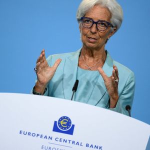 Christine Lagarde a confirmé, lors de la conférence de presse, que l'inflation constatée et pas seulement les prévisions, seraient prises en compte dans les décisions.