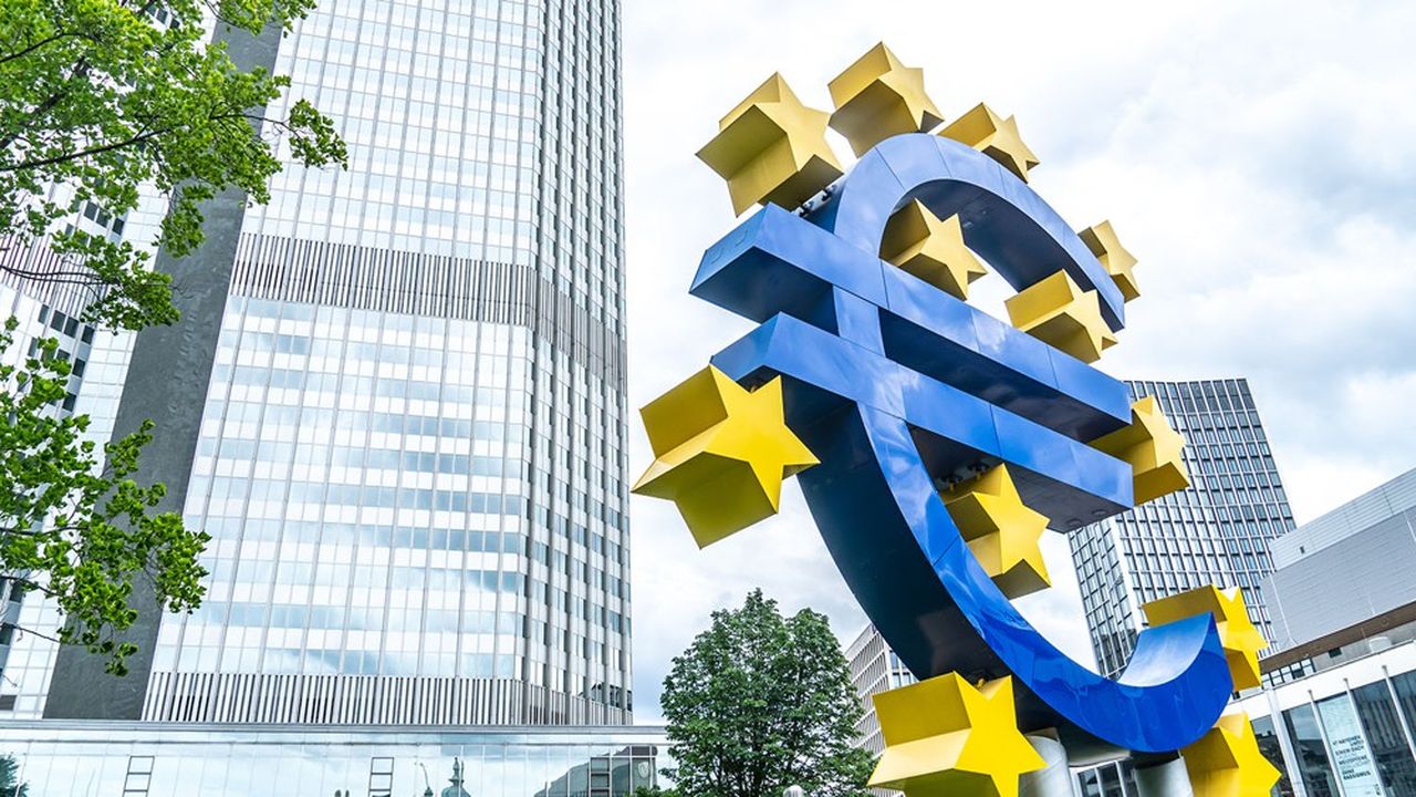 A raison de 80 milliards d'euros chaque mois, les dettes souveraines émises par les Etats sont actuellement achetées par la BCE, avec la promesse de leur renouvellement à échéance.