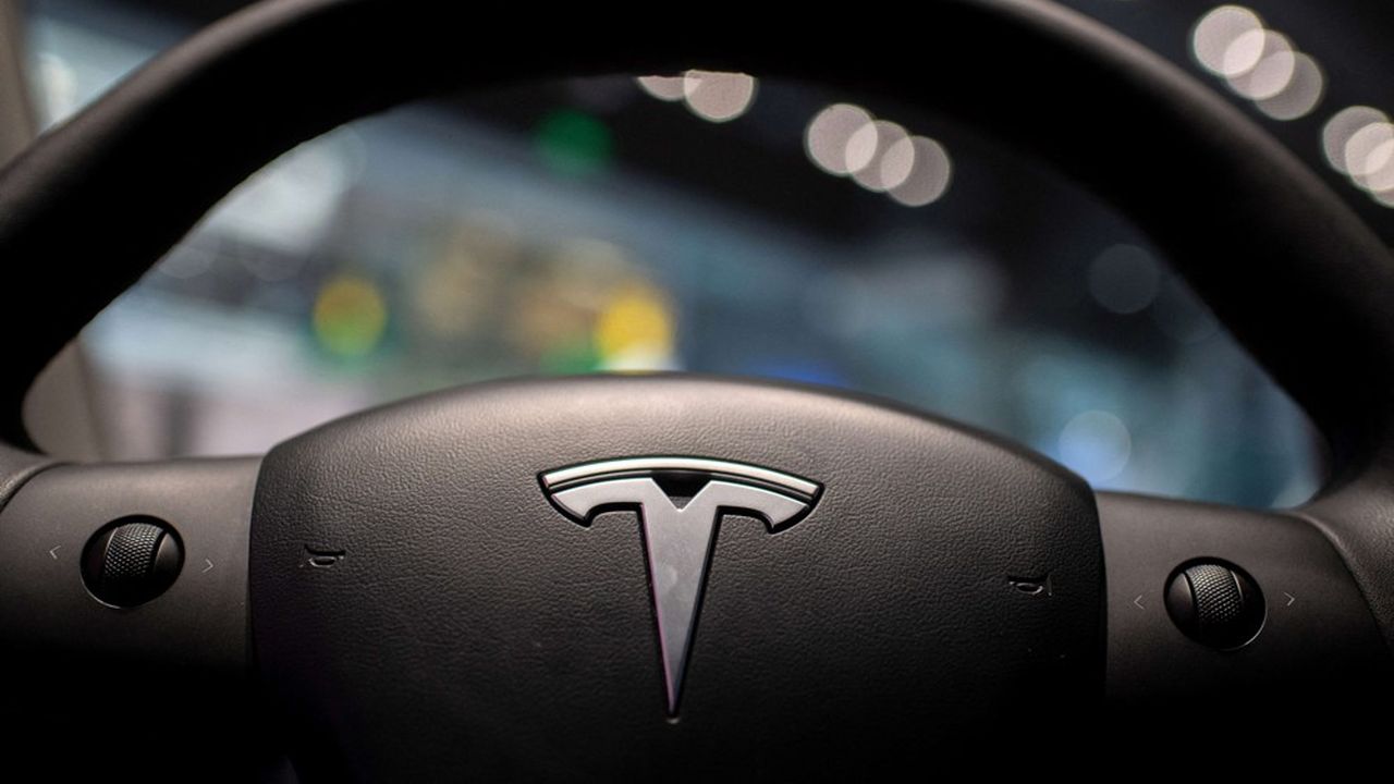 Tesla estime être « sur la bonne voie pour fabriquer (ses) premiers véhicules Model Y à Berlin en 2021 », l'inauguration de l'usine étant initialement prévue en juillet.