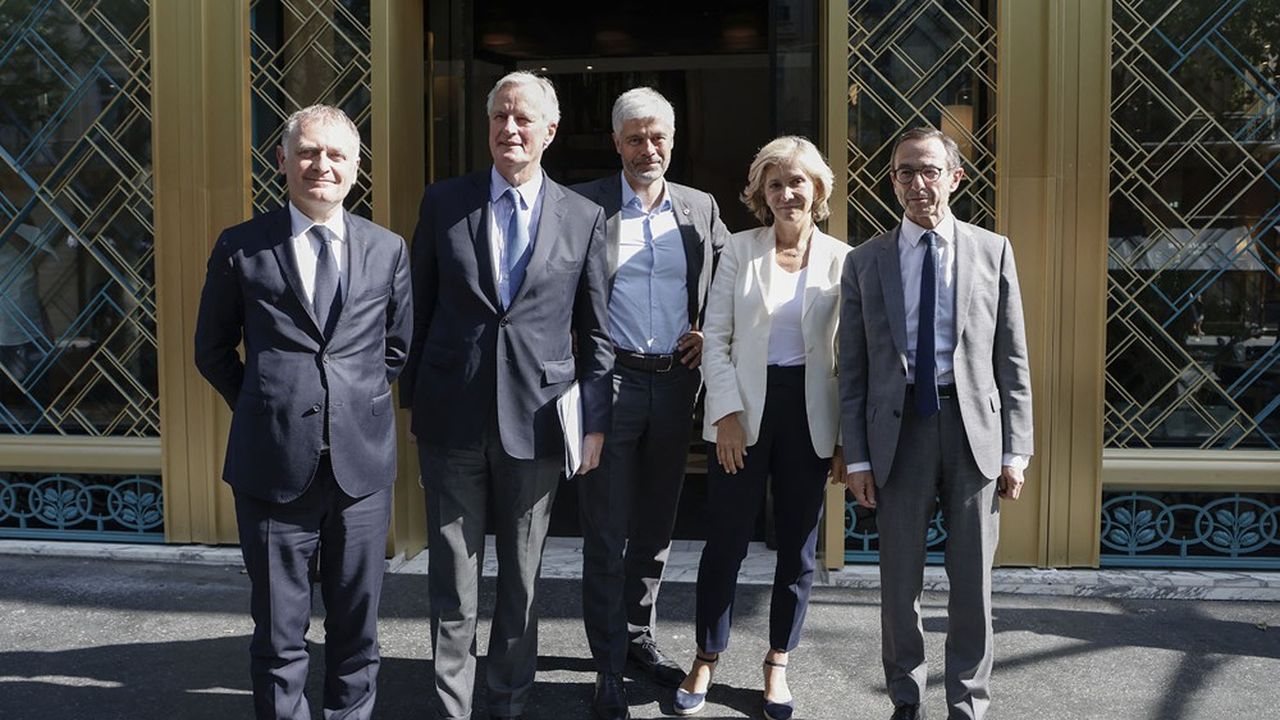 Philippe Juvin, Michel Barnier, Laurent Wauquiez, Valérie Pecresse et Bruno Retailleau le 20 juillet à Paris, à l'issue d'une réunion avec le triumvirat de LR chargé de plancher sur la présidentielle de 2022. Xavier Bertrand les a rencontrés seul le lendemain.