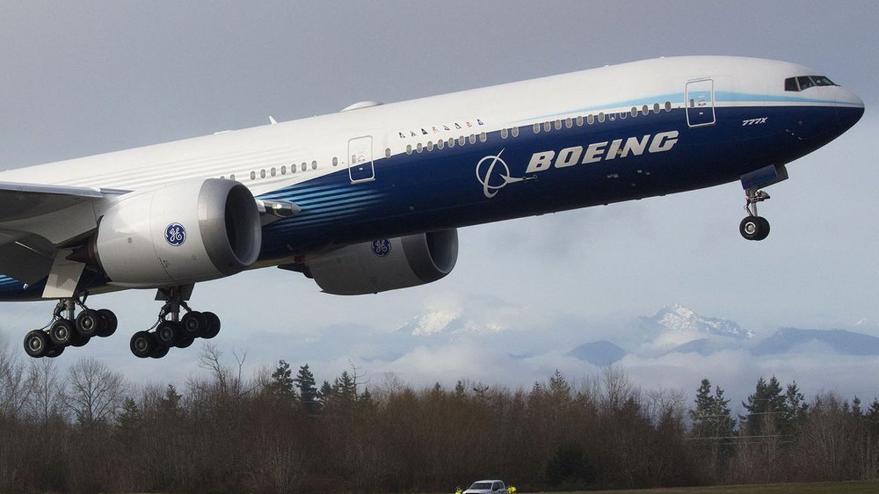 Le président de Boeing David Clahoun a confirmé la livraison prévue de son nouveau gros-porteur 777X en 2023.