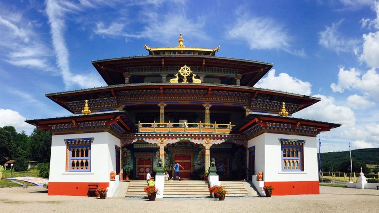 Le temple bouddhiste Palden Shangpa s'étend sur un domaine de sept hectares et reçoit près de 30.000 visiteurs par an.
