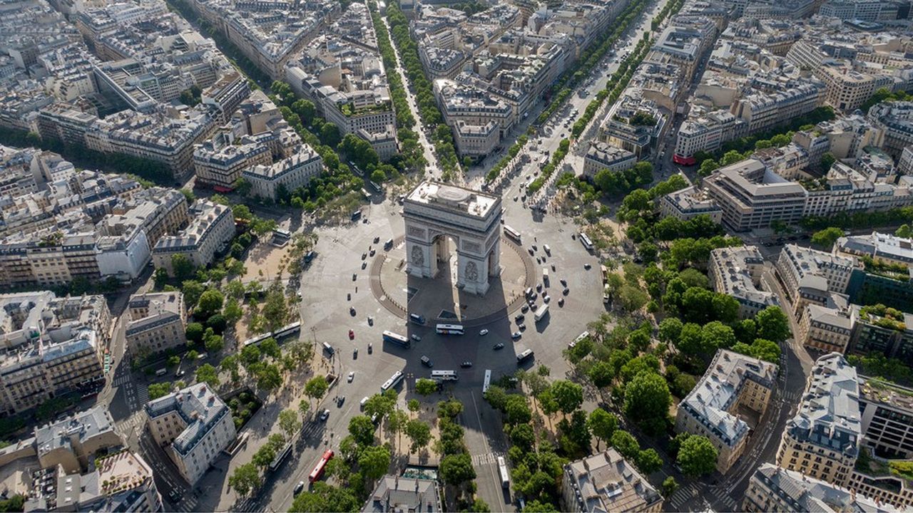 Le Triangle d'Or au sud des Champs-Elysées a souffert de la pandémie contrairement au quartier Europe-Monceau.
