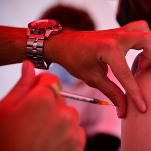 Début août, 40,43 % des habitants de La Réunion en âge de se faire vacciner avaient reçu au moins une première injection.