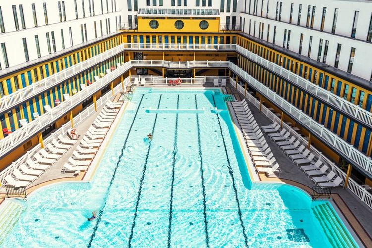 The large outdoor pool of the Molitor swimming pool.