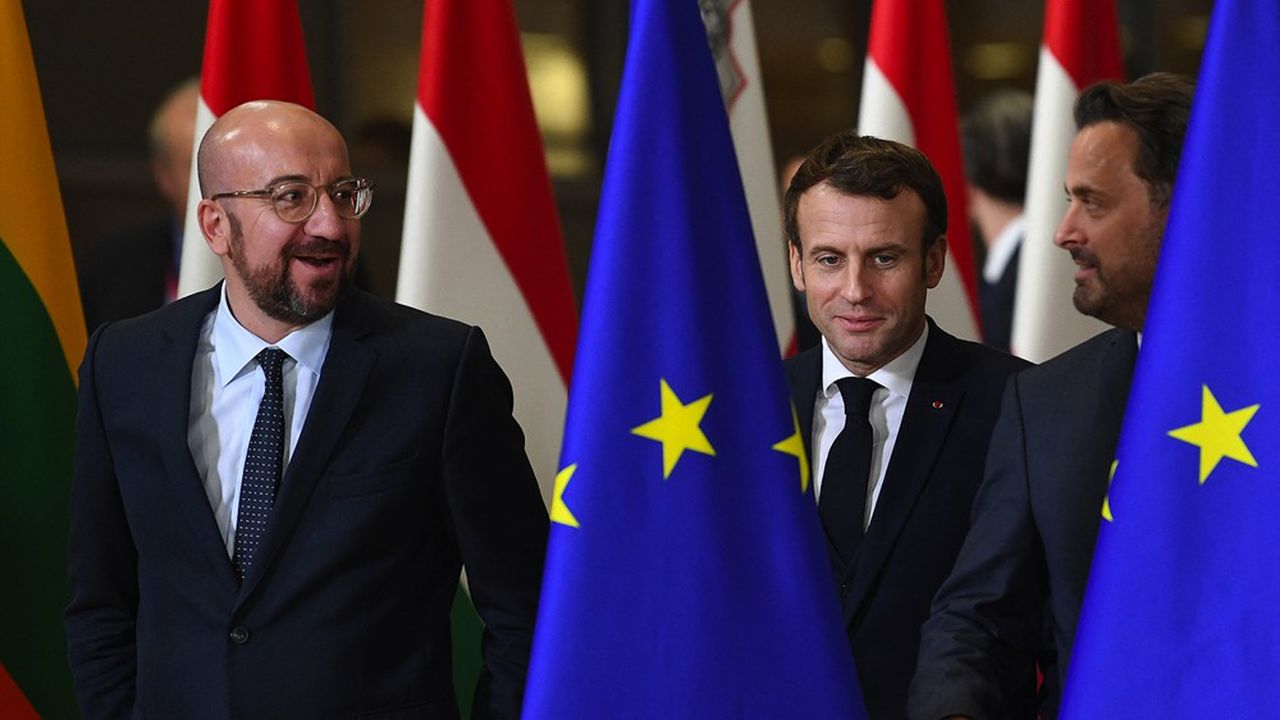 Emmanuel Macron entouré de ses partenaires belge et luxembourgeois lors d'un sommet européen en décembre 2019.