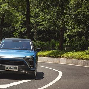 Le SUV E8S de Nio, au design futuriste, est l'un des trois modèles en circulation de la jeune pousse chinoise, qui a vendu 43.700 voitures en 2020 et près de 50.000 sur sept mois 2021.