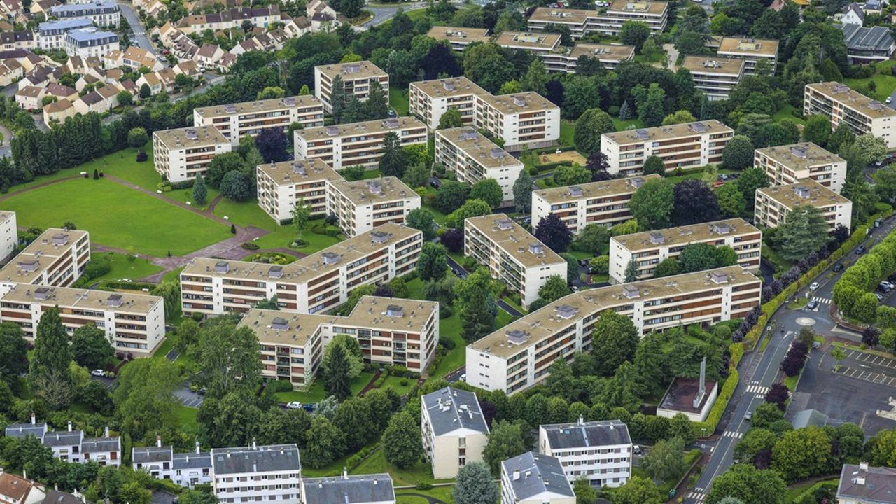 Les 195 millions de bâtiments résidentiels existant en 2019 dans l'Europe des Vingt-Sept sont chauffés essentiellement au gaz. Or il faudrait sortir des énergies fossiles.