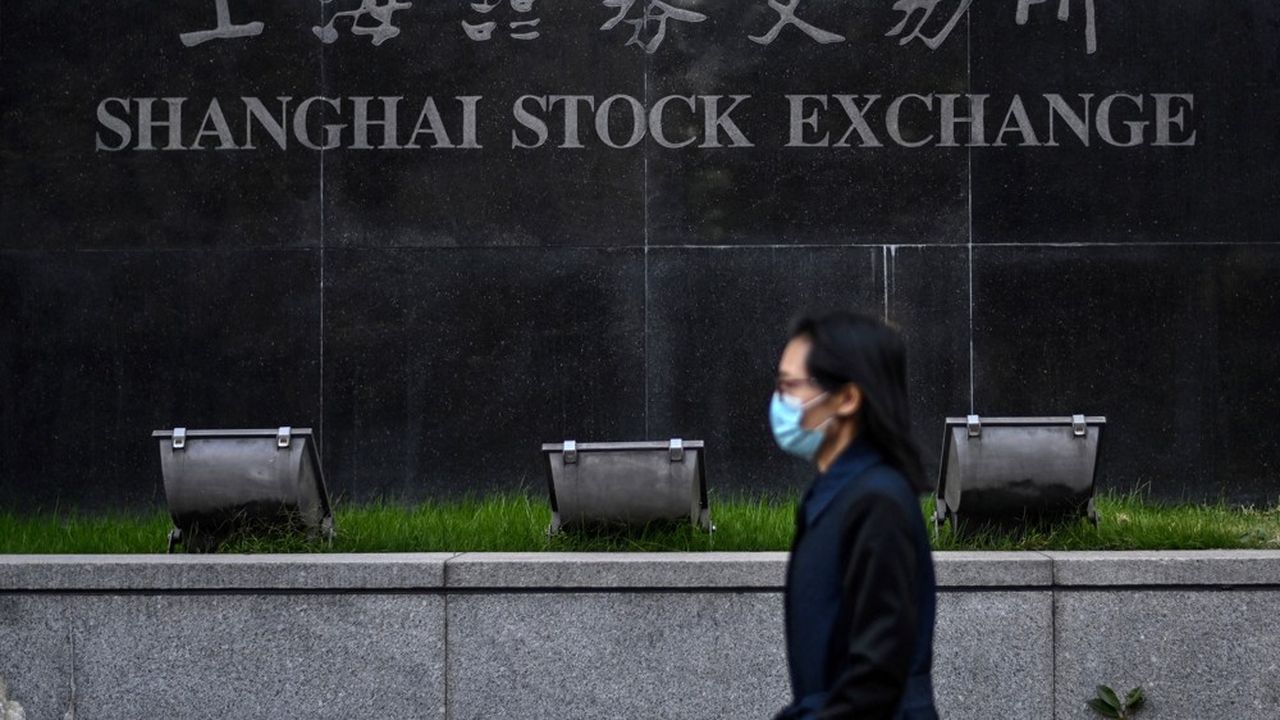 Depuis début juin, l'indice CSI 300 des Bourses de Shanghai et de Shenzhen recule de 8 % et le Hang Seng de Hong Kong chute de plus de 11 %.
