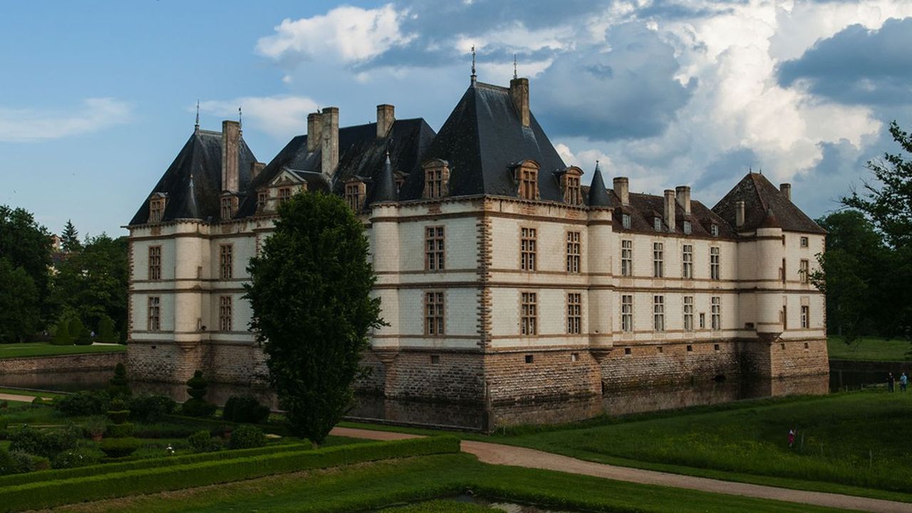 Le château de Cormatin a connu une restauration de trente ans pour retrouver son lustre original datant de l'époque Louis XIII.
