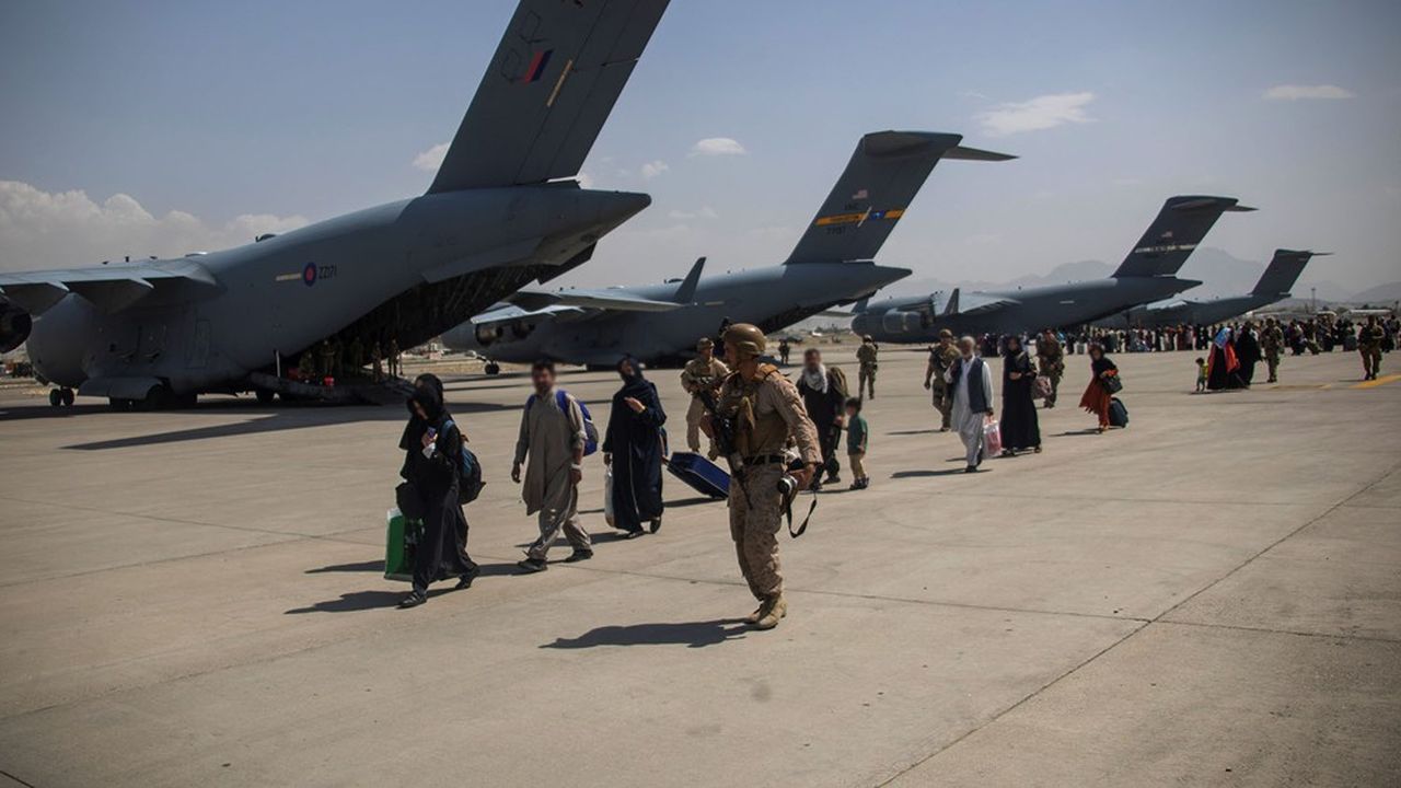 Les sept grandes puissances occidentales demandent aux Talibans « de garantir la sécurité du passage » à l'aéroport de Kaboul.