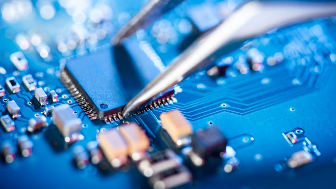 Les puces mémoires NAND sont présentes dans de nombreux produits électroniques, notamment dans les smartphones et les ordinateurs portables.