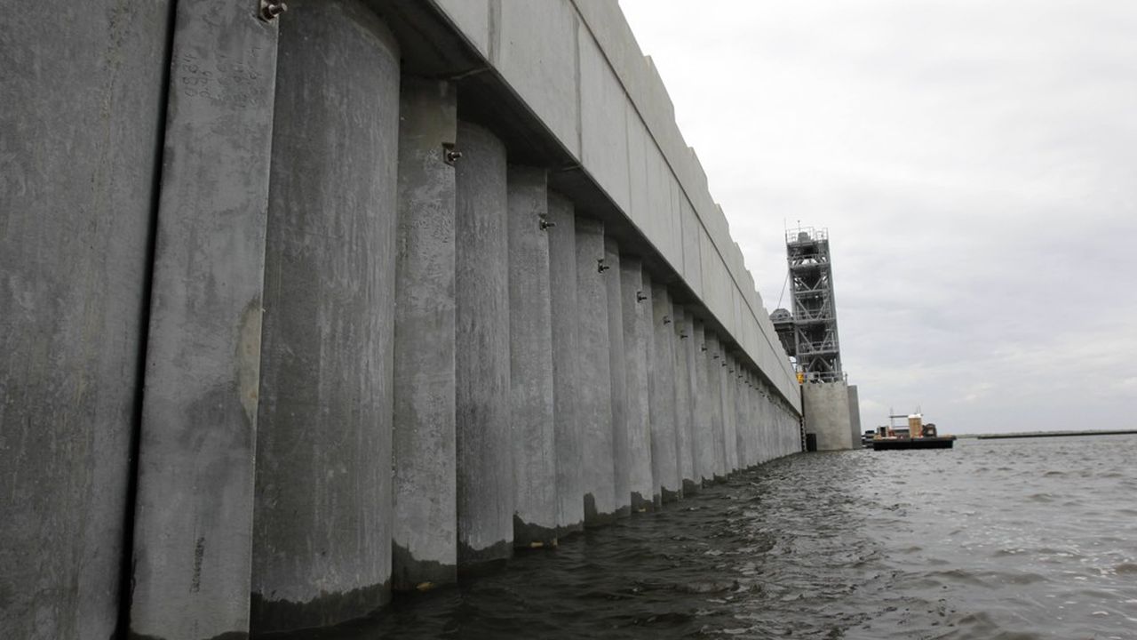 Près de 15 milliards de dollars ont été dépensés depuis l'ouragan Katrina pour renforcer le système de digues et de drainage dans la région.
