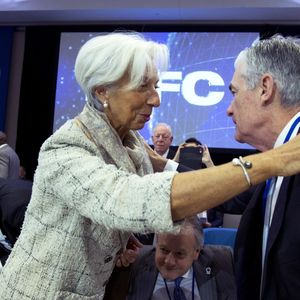 Christine Lagarde, présidente de la Banque centrale européenne, et Jerome Powell, le président de la Fed, à Washington, en octobre 2019.