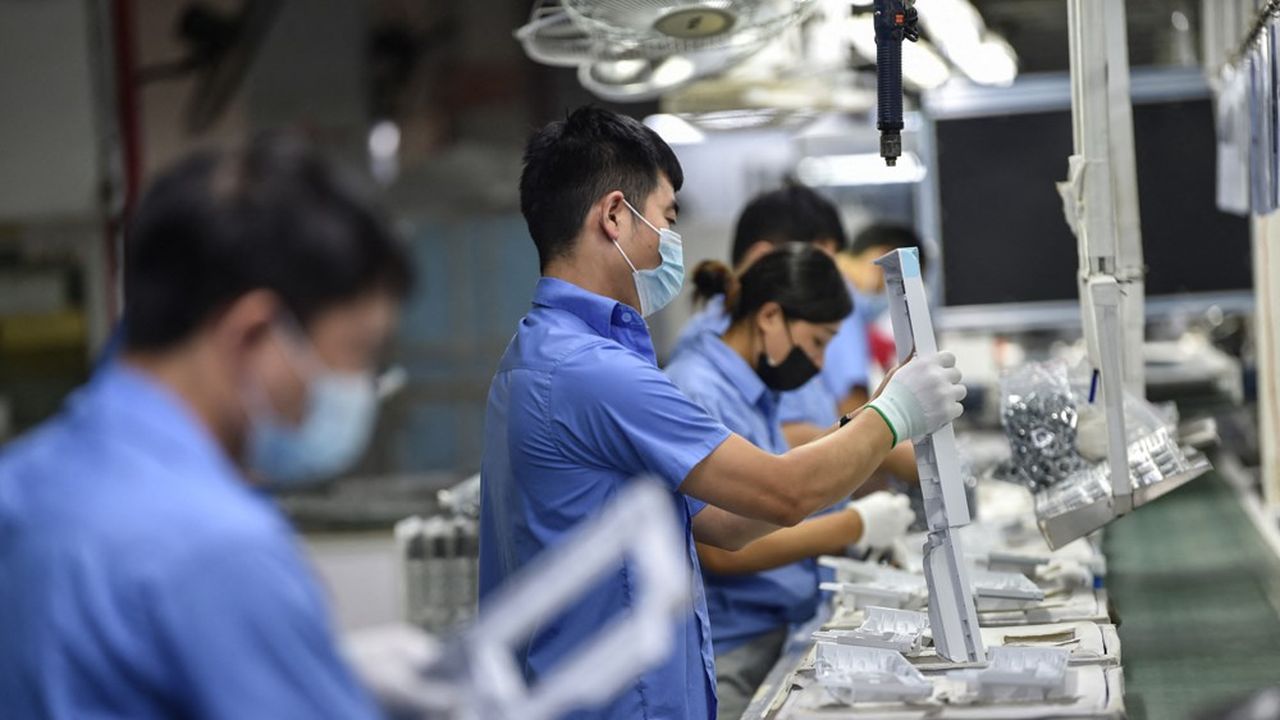 L'économie chinoise a souffert de tensions dans « l'approvisionnement en matières premières et la livraison » des entreprises, ce qui a entraîné « une baisse des commandes ».