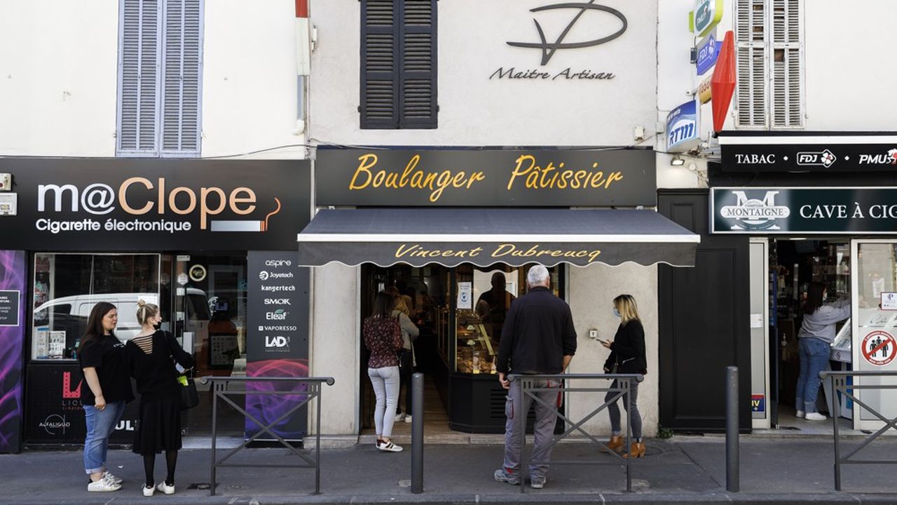 Pour les Français, les petits commerces et les restaurants doivent être aidés en priorité.
