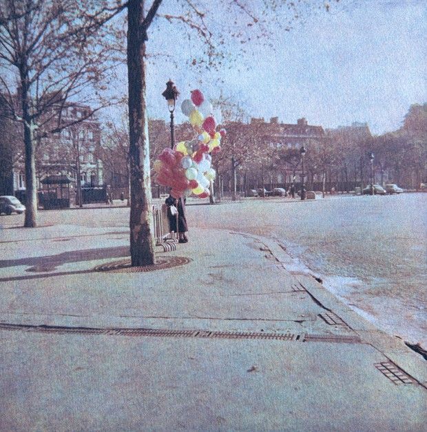« Place de l'Etoile, Paris VIIIe », photo de Bernard Plossu (1954).