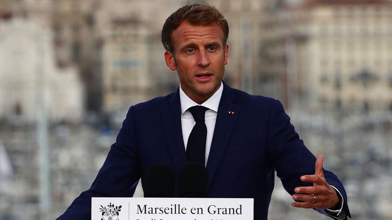 « Il faut que les directeurs d'école puissent choisir l'équipe pédagogique », selon Emmanuel Macron.