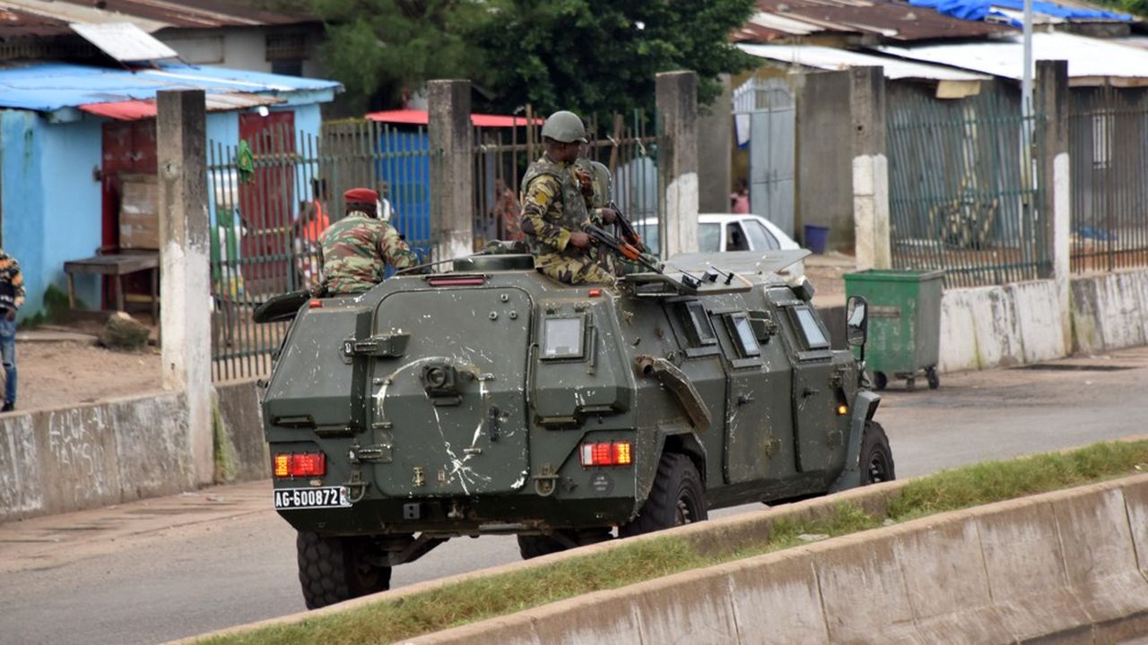 Des tirs nourris d'armes automatiques ont retenti dimanche matin dans le centre de Conakry, et de nombreux soldats étaient visibles dans les rues de la capitale de la Guinée.