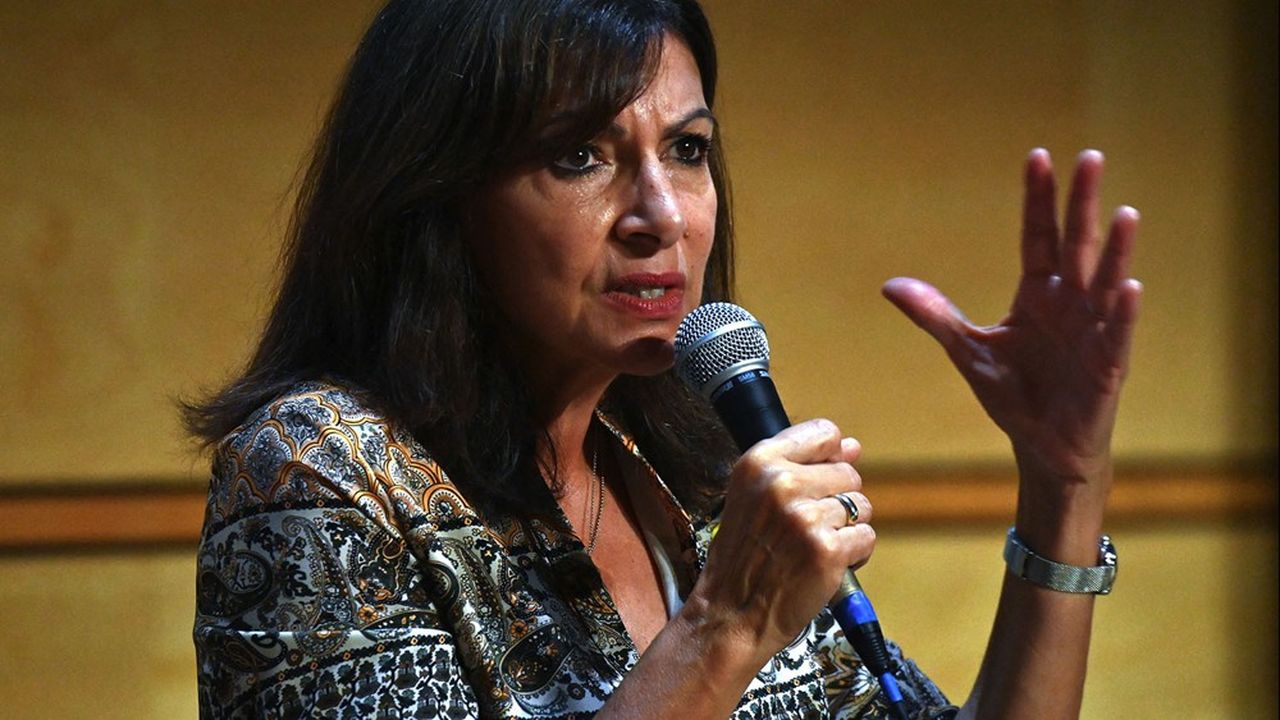 Anne Hidalgo n'a pas indiqué aux parlementaires socialistes quand elle comptait annoncer sa candidature.
