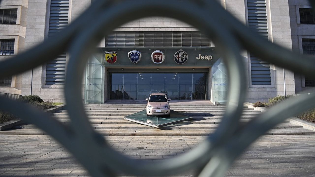La famille Peugeot, qui détient aujourd'hui 7,2 % de Stellantis, peut acquérir 1,5 % supplémentaire auprès de Dongfeng ou de bpifrance.