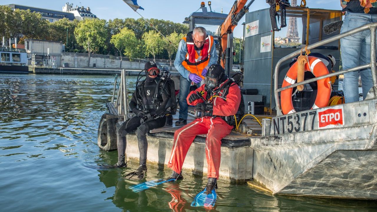 Les plongeurs inspectent les ponts parisiens pour détecter des fissures ou des joints abîmés