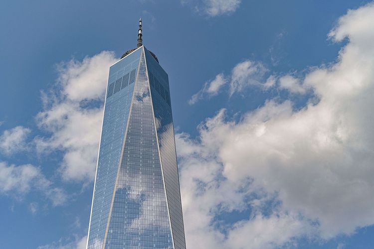 Le One World Trade Center, baptisée la Freedom Tower, plus haut gratte-ciel de New York : 1.776 pieds soit 541 mètres.